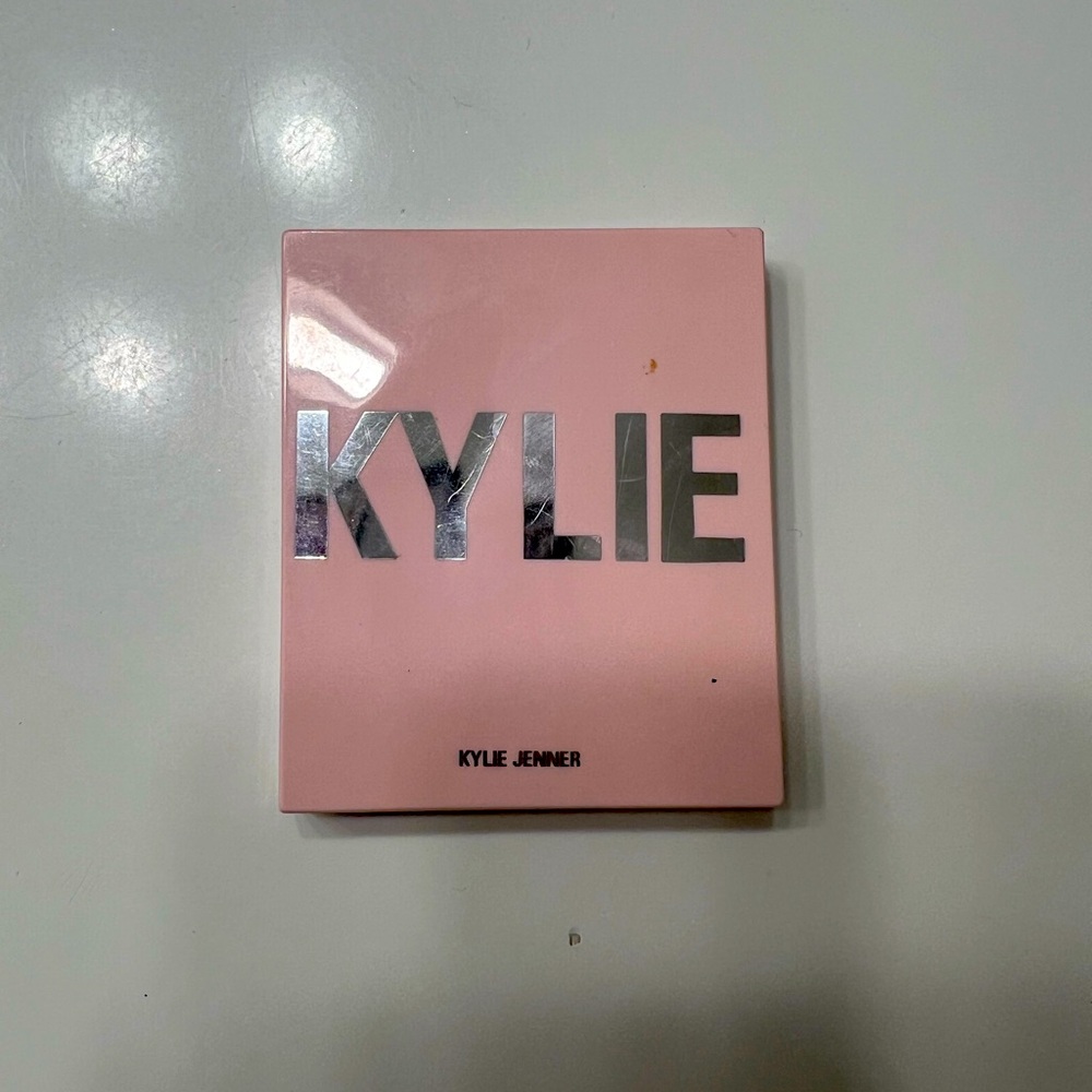 Kylie Cosmetics pressed bronzer